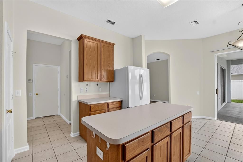 For Sale: $425,000 (4 beds, 3 baths, 2996 Square Feet)