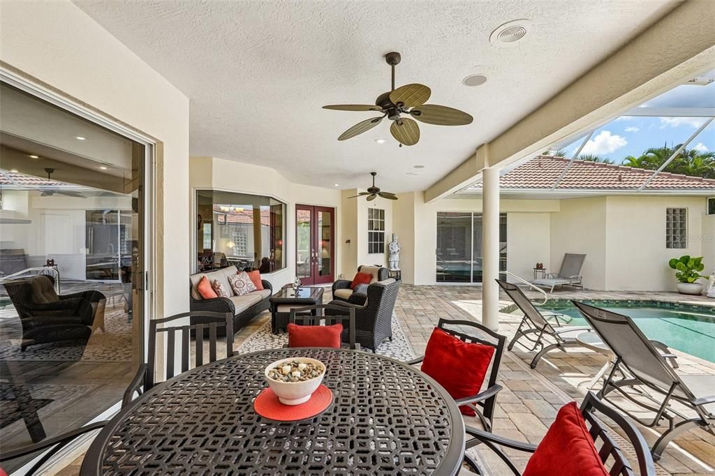 Activo con contrato: $499,000 (3 camas, 3 baños, 2347 Pies cuadrados)
