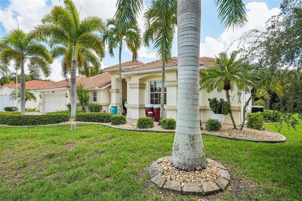 Activo con contrato: $499,000 (3 camas, 3 baños, 2347 Pies cuadrados)