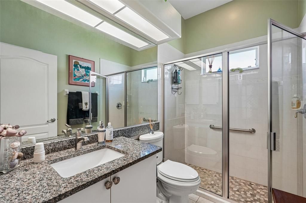 Activo con contrato: $499,000 (3 camas, 3 baños, 2347 Pies cuadrados)