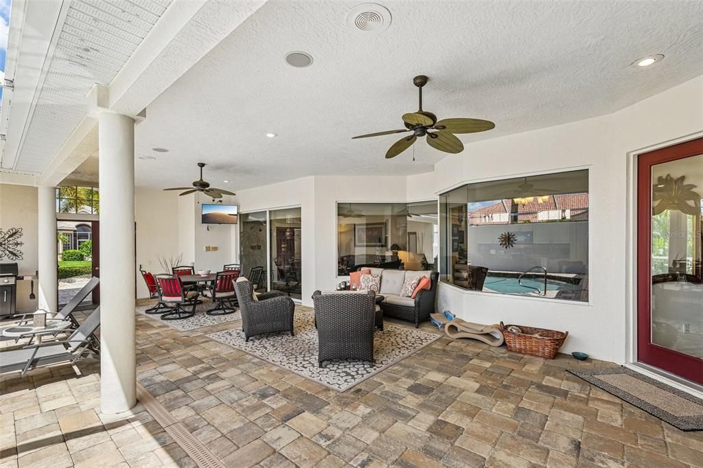 Activo con contrato: $499,000 (3 camas, 3 baños, 2347 Pies cuadrados)