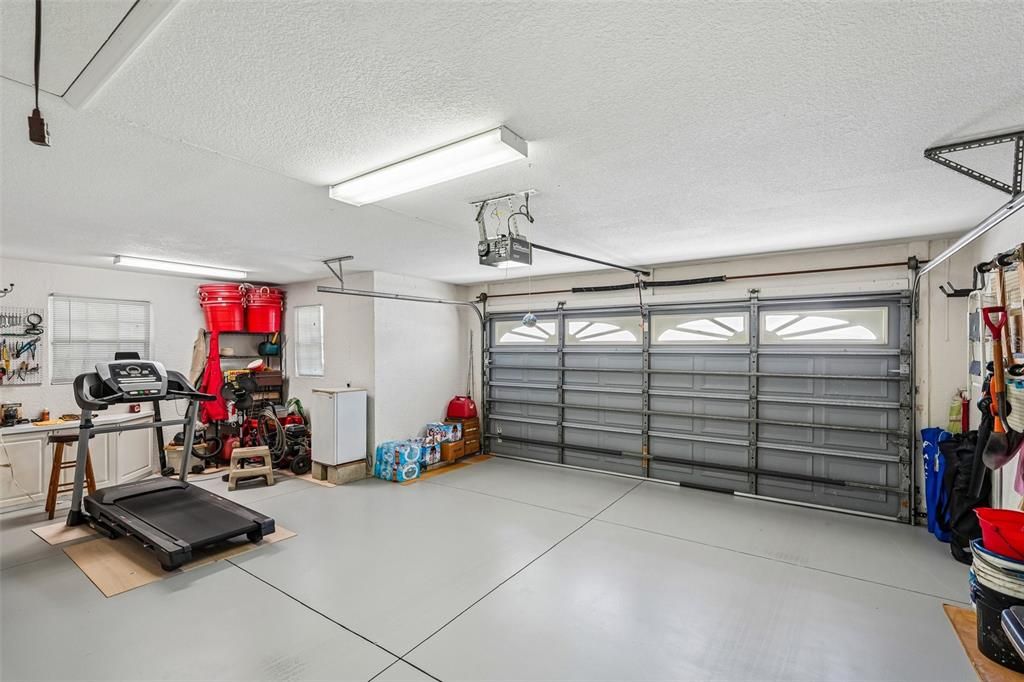 Activo con contrato: $499,000 (3 camas, 3 baños, 2347 Pies cuadrados)