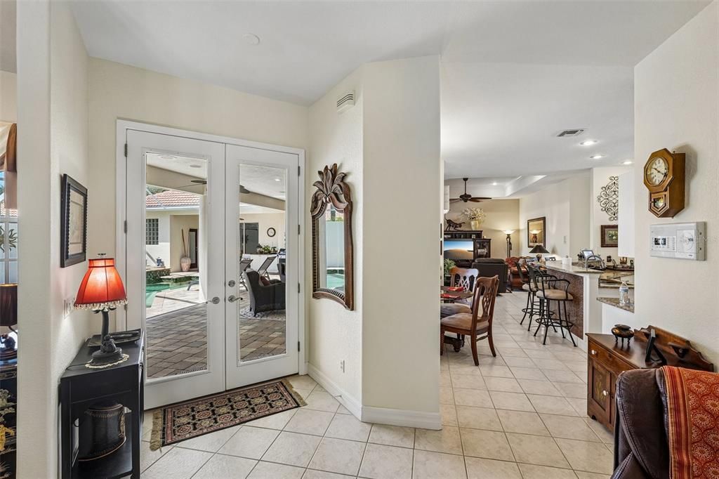 Activo con contrato: $499,000 (3 camas, 3 baños, 2347 Pies cuadrados)