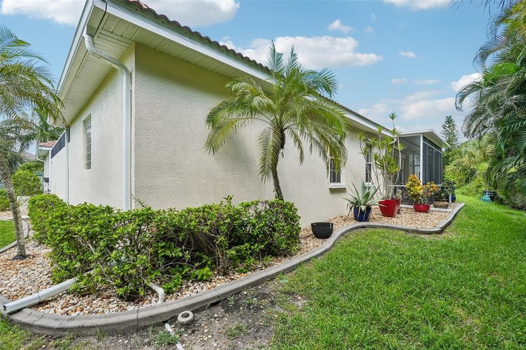 Activo con contrato: $499,000 (3 camas, 3 baños, 2347 Pies cuadrados)