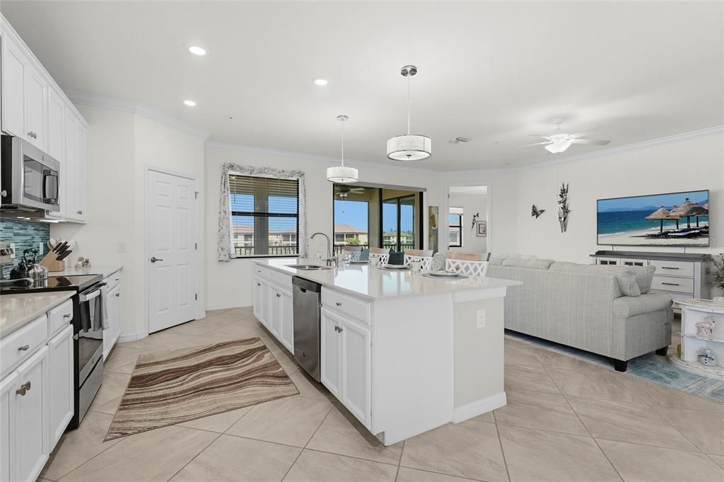 For Sale: $419,900 (3 beds, 2 baths, 2187 Square Feet)