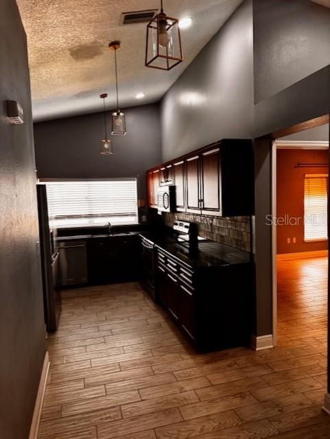В аренду: $2,995 (3 спален, 3 ванн, 2079 Квадратных фут)