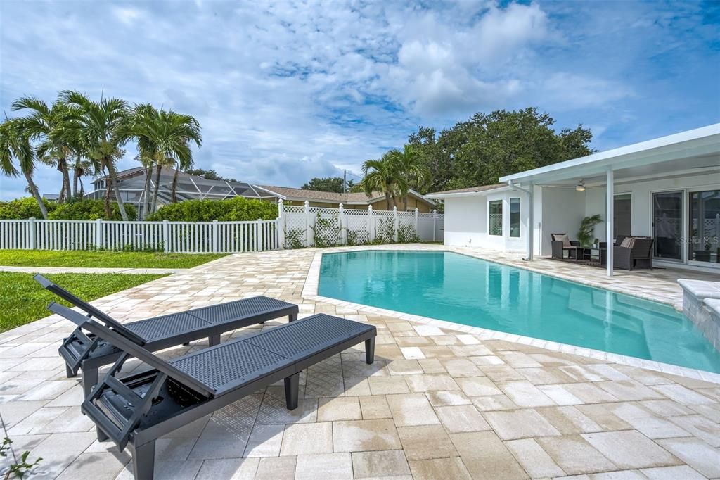 En Venta: $1,449,000 (5 camas, 3 baños, 2760 Pies cuadrados)