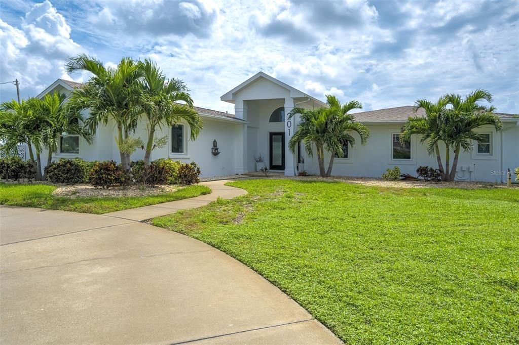 En Venta: $1,449,000 (5 camas, 3 baños, 2760 Pies cuadrados)