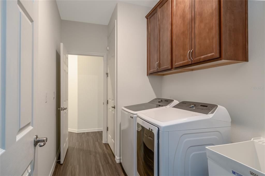 For Sale: $352,000 (4 beds, 3 baths, 1973 Square Feet)