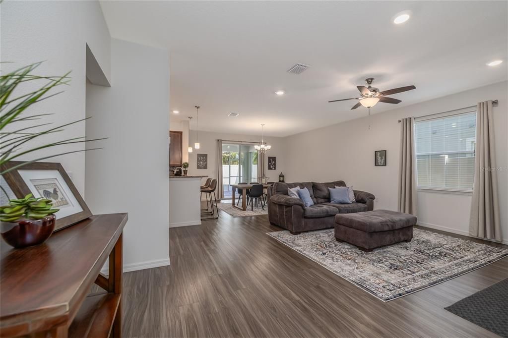 For Sale: $352,000 (4 beds, 3 baths, 1973 Square Feet)