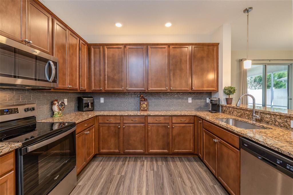 For Sale: $352,000 (4 beds, 3 baths, 1973 Square Feet)