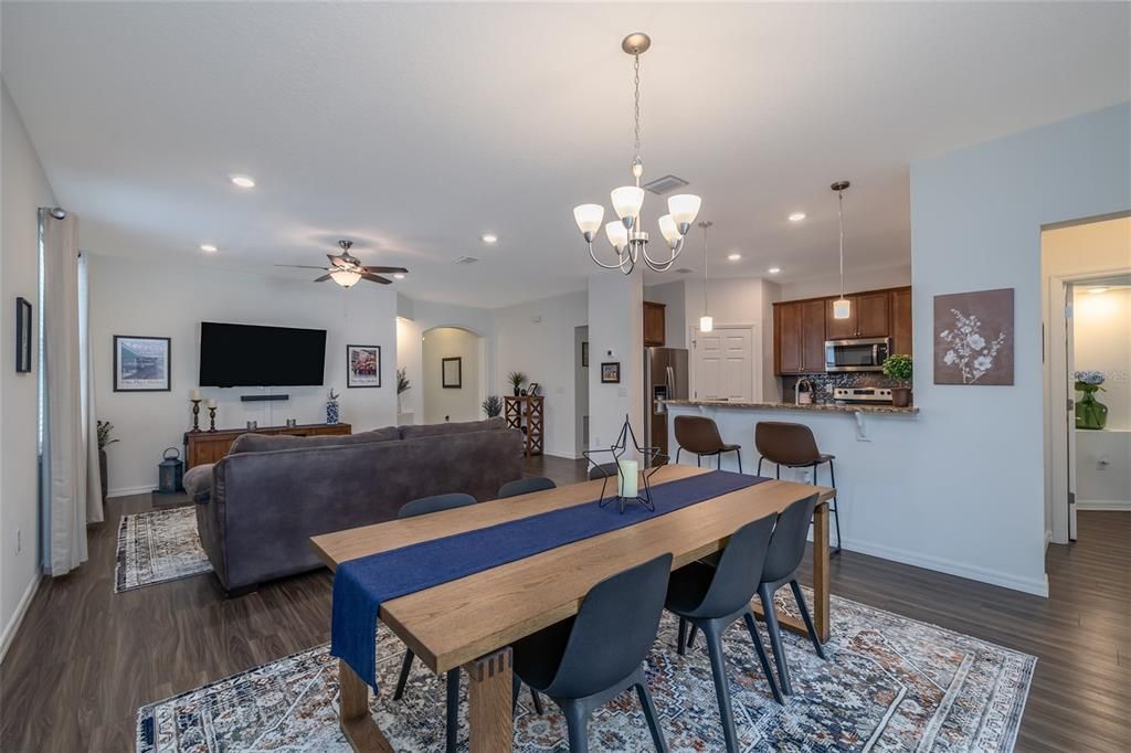 For Sale: $352,000 (4 beds, 3 baths, 1973 Square Feet)