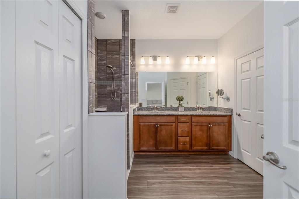 For Sale: $352,000 (4 beds, 3 baths, 1973 Square Feet)