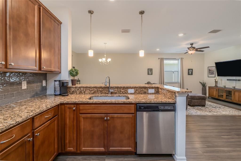 For Sale: $352,000 (4 beds, 3 baths, 1973 Square Feet)