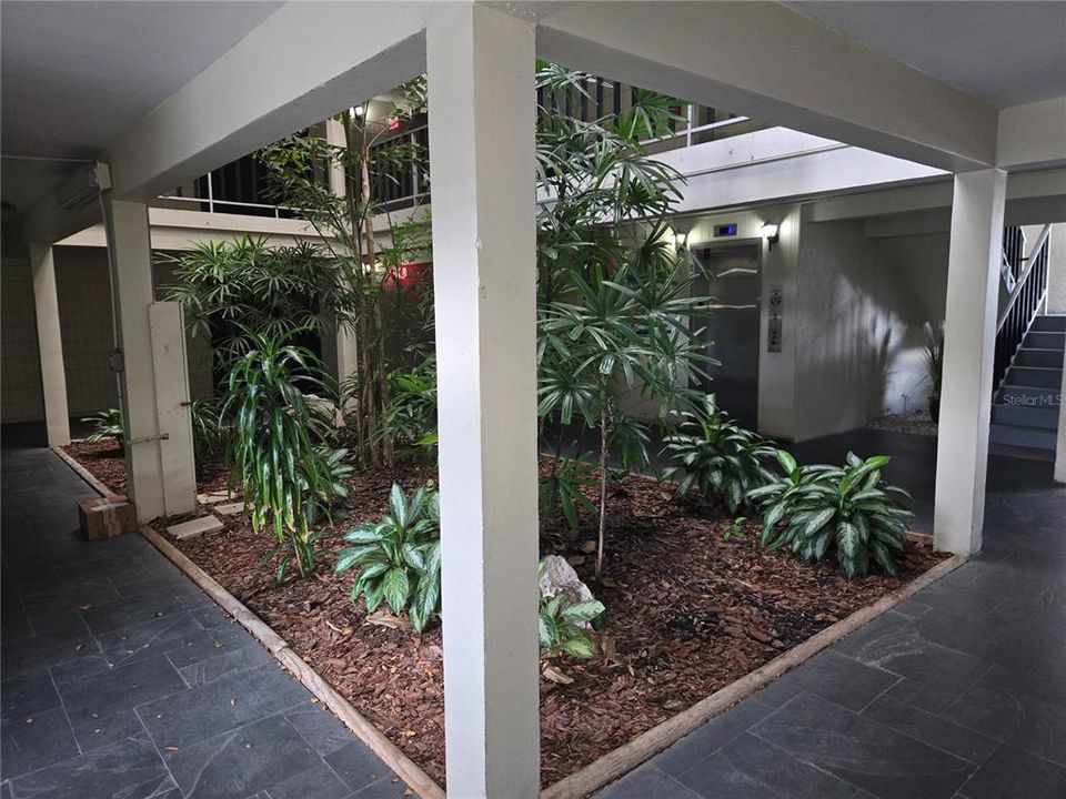 For Rent: $2,200 (2 beds, 2 baths, 875 Square Feet)