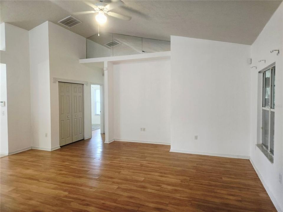 For Sale: $330,000 (3 beds, 2 baths, 1574 Square Feet)