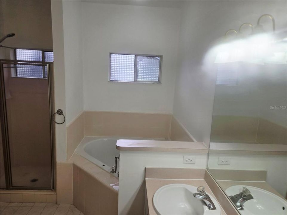 For Sale: $330,000 (3 beds, 2 baths, 1574 Square Feet)