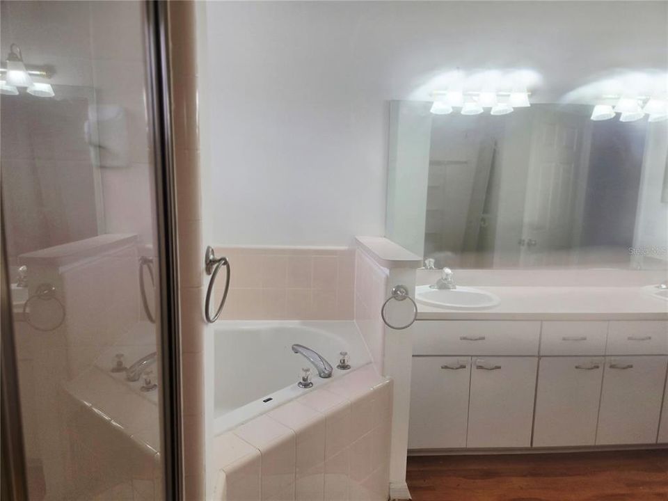 For Sale: $330,000 (3 beds, 2 baths, 1574 Square Feet)