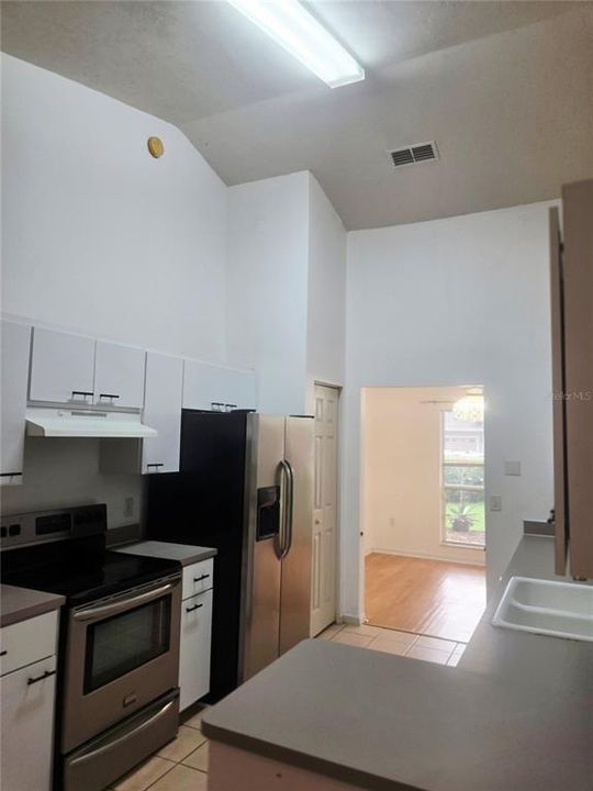 For Sale: $330,000 (3 beds, 2 baths, 1574 Square Feet)