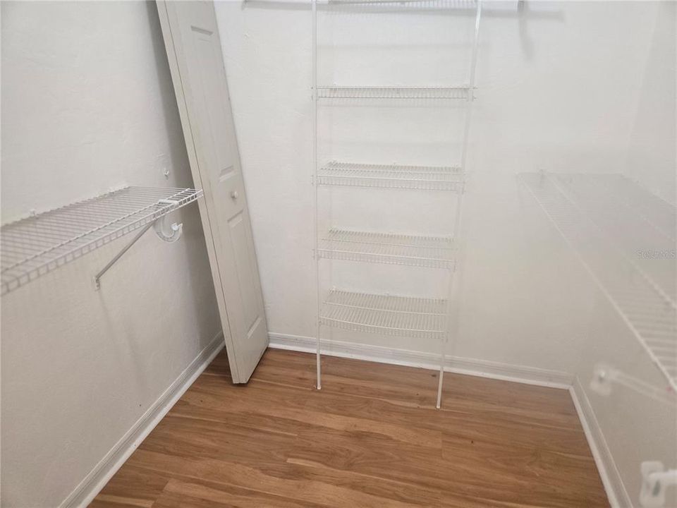 For Sale: $330,000 (3 beds, 2 baths, 1574 Square Feet)