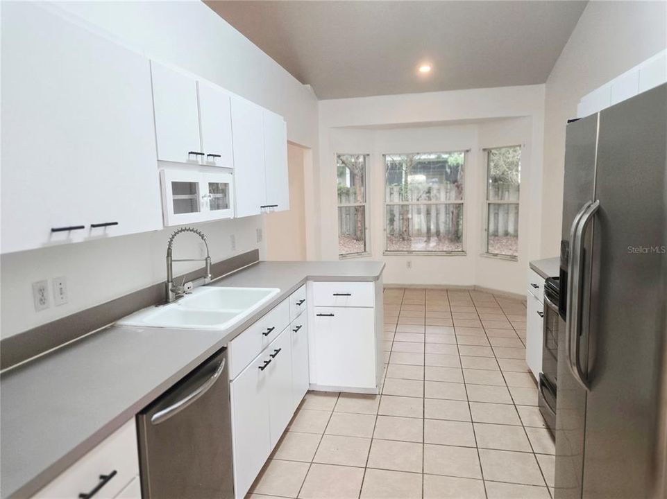 For Sale: $330,000 (3 beds, 2 baths, 1574 Square Feet)