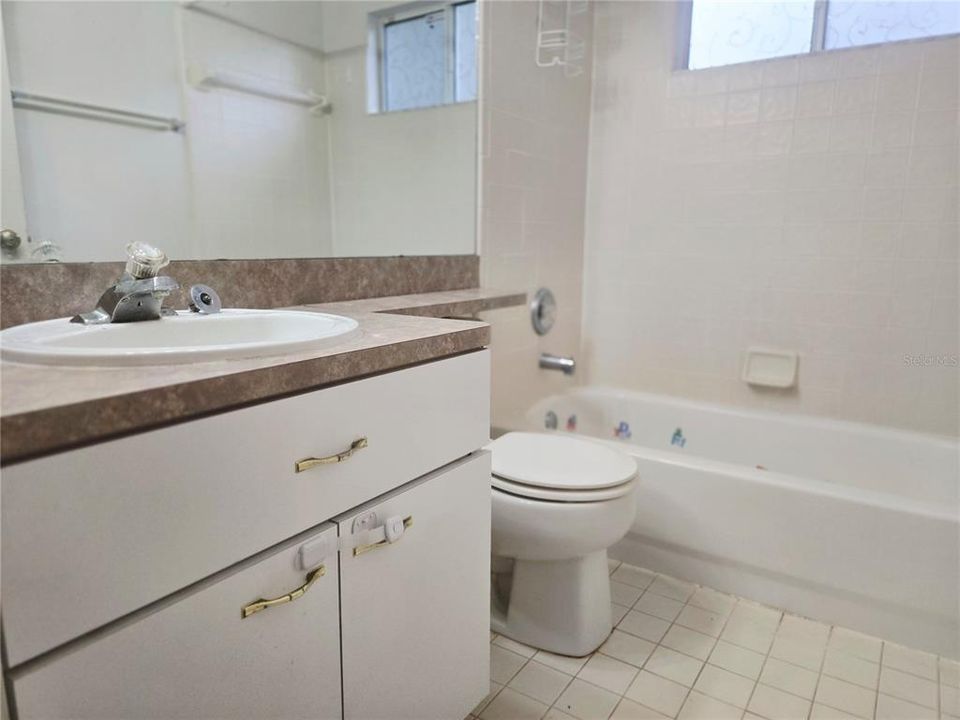 For Sale: $330,000 (3 beds, 2 baths, 1574 Square Feet)