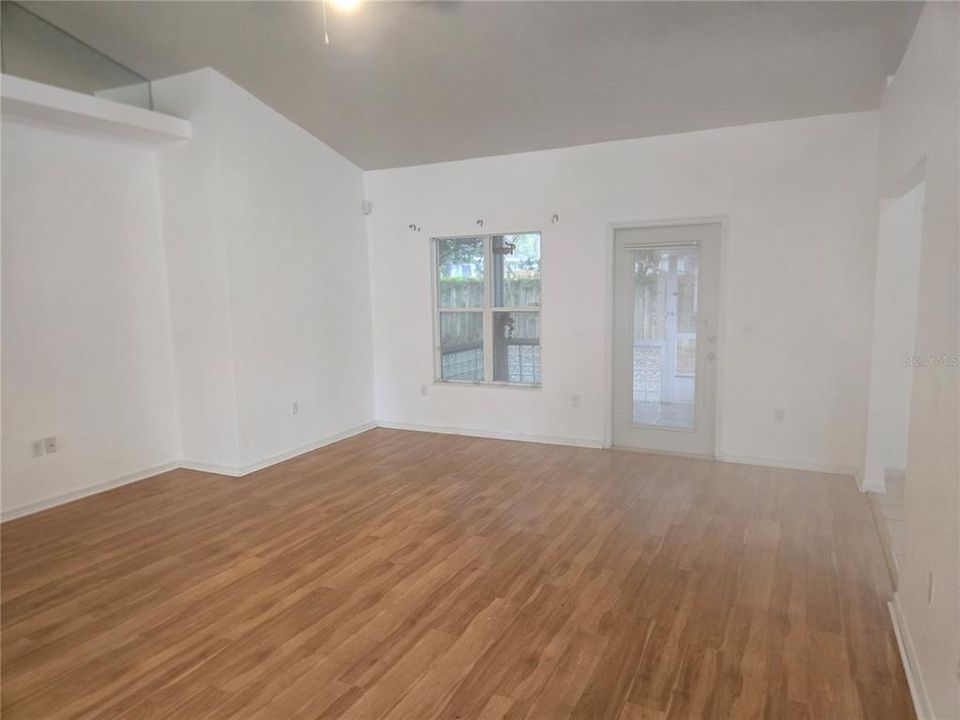 For Sale: $330,000 (3 beds, 2 baths, 1574 Square Feet)