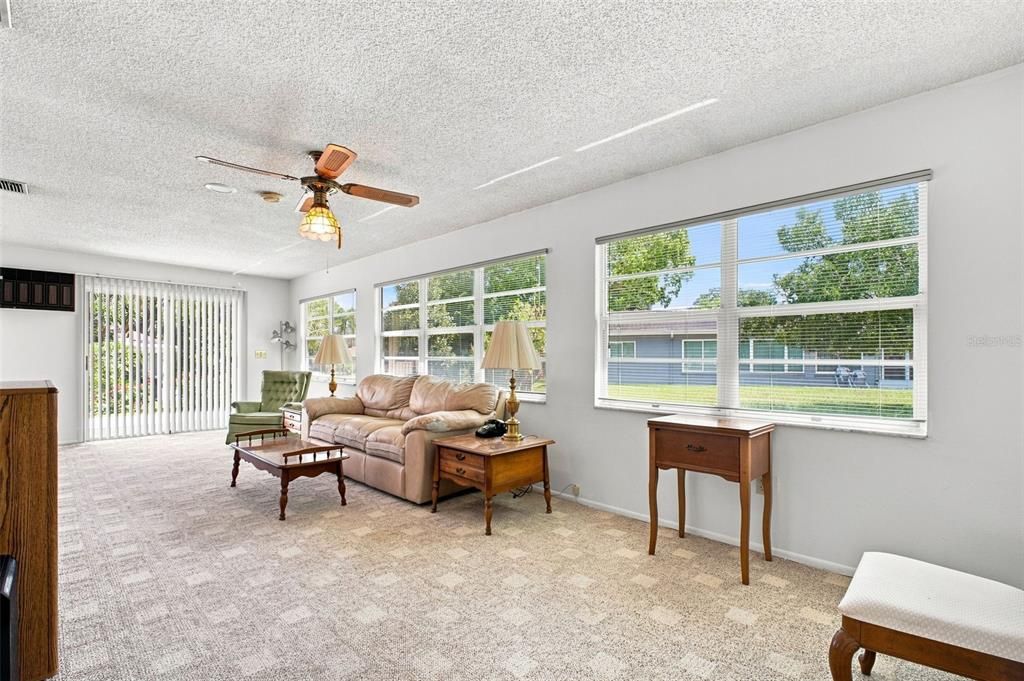 For Sale: $425,000 (2 beds, 2 baths, 1775 Square Feet)