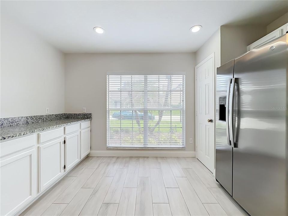 For Rent: $2,700 (3 beds, 2 baths, 1712 Square Feet)