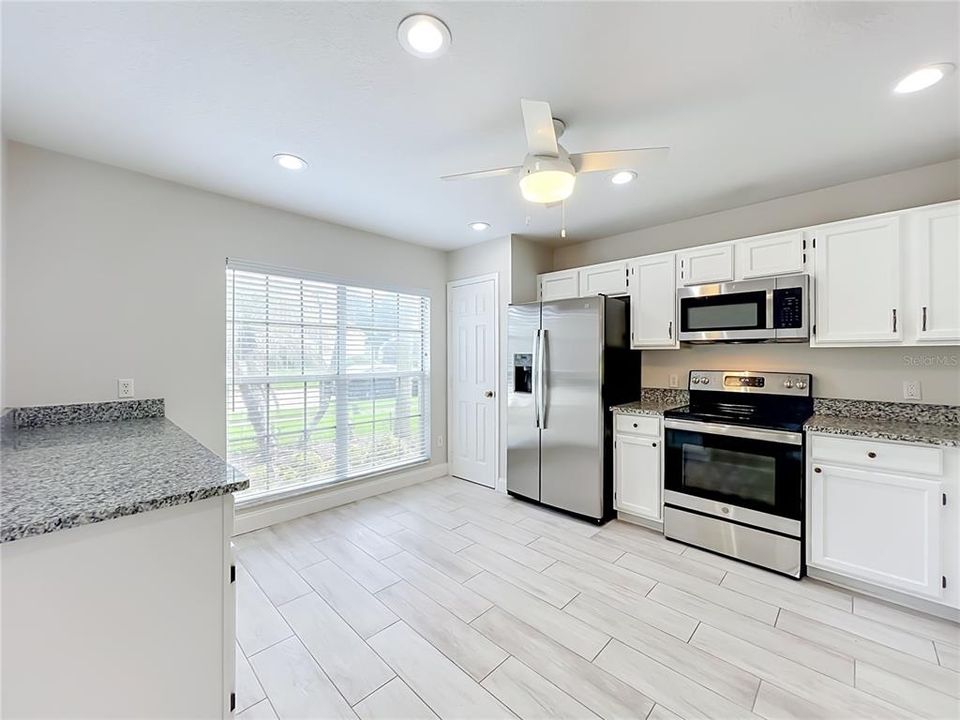 For Rent: $2,700 (3 beds, 2 baths, 1712 Square Feet)