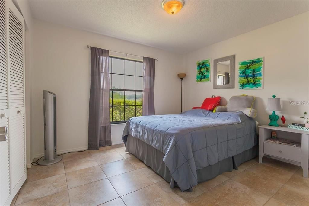 For Sale: $195,000 (3 beds, 2 baths, 1136 Square Feet)