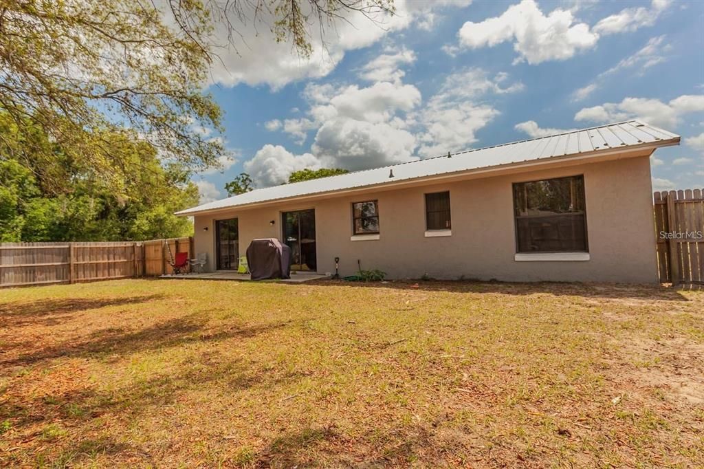 For Sale: $195,000 (3 beds, 2 baths, 1136 Square Feet)