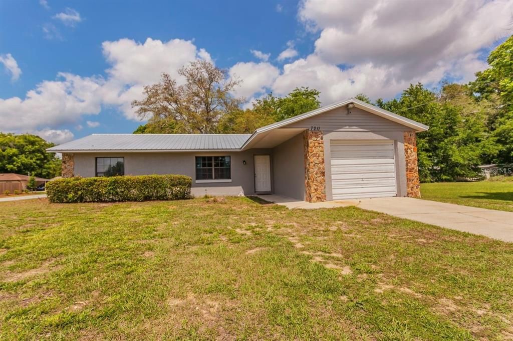 For Sale: $195,000 (3 beds, 2 baths, 1136 Square Feet)