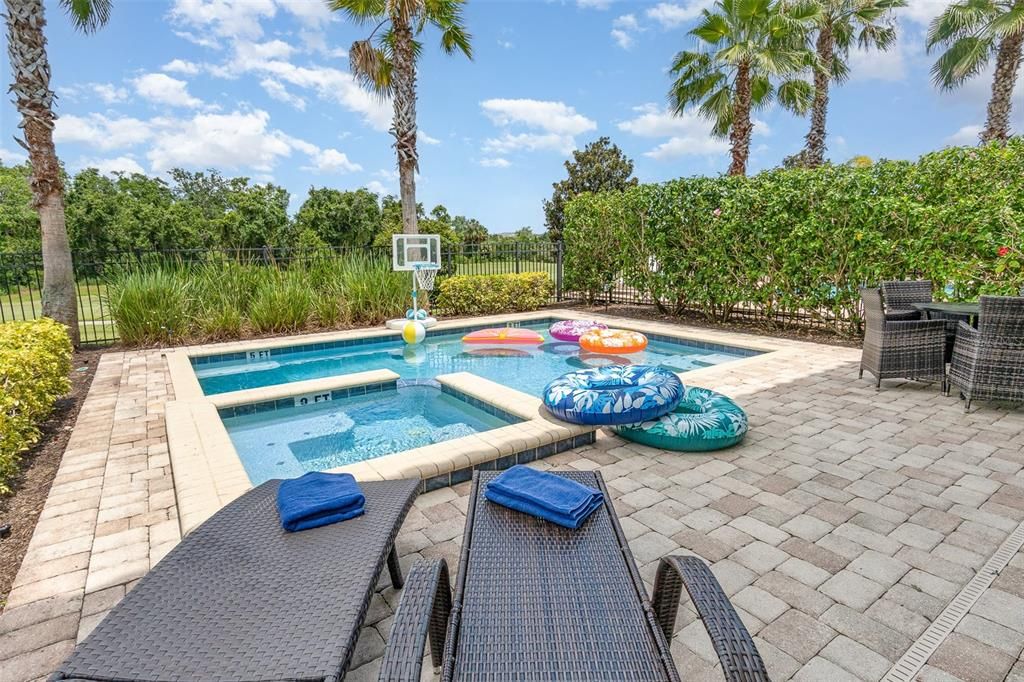 For Sale: $935,000 (5 beds, 5 baths, 3254 Square Feet)