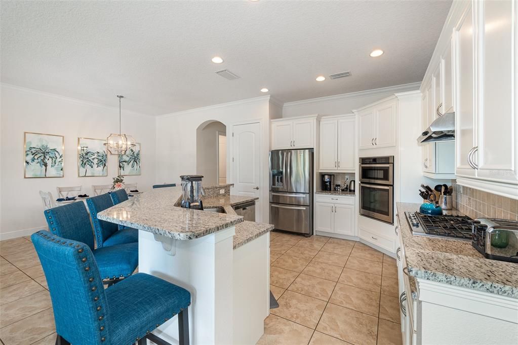 For Sale: $935,000 (5 beds, 5 baths, 3254 Square Feet)