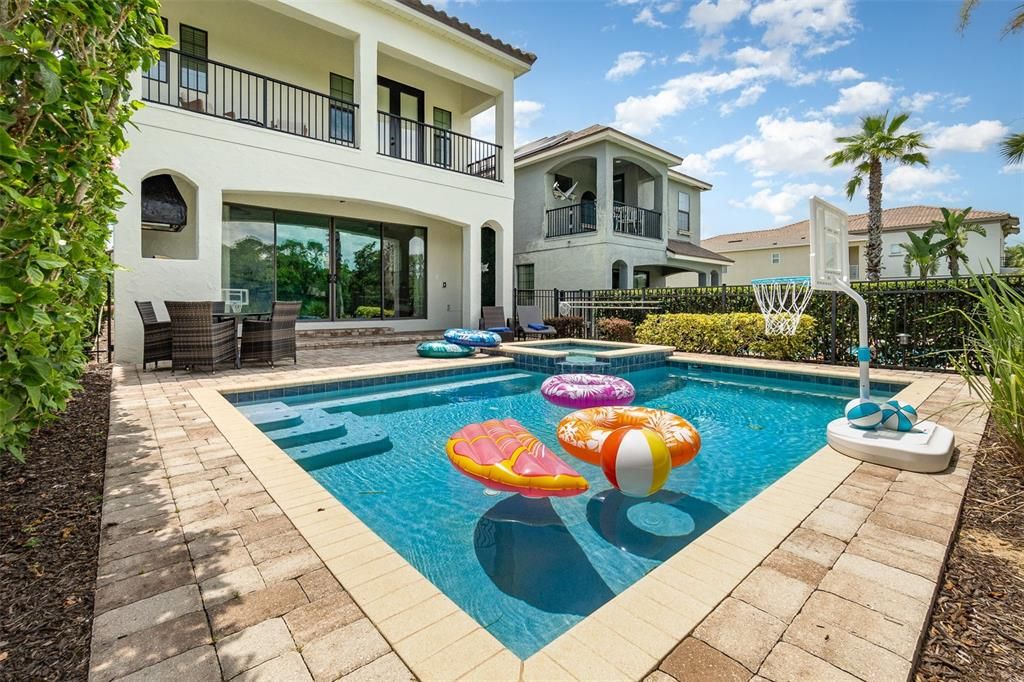 For Sale: $935,000 (5 beds, 5 baths, 3254 Square Feet)