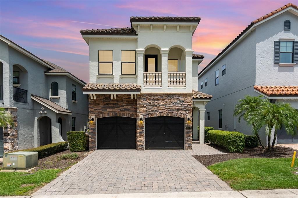 For Sale: $935,000 (5 beds, 5 baths, 3254 Square Feet)