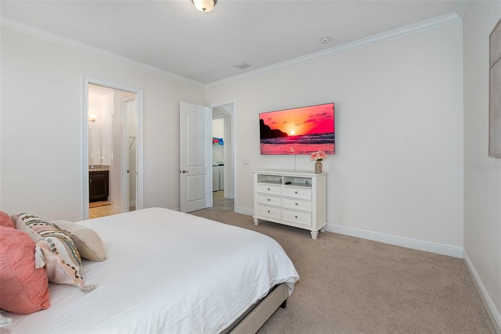 For Sale: $935,000 (5 beds, 5 baths, 3254 Square Feet)