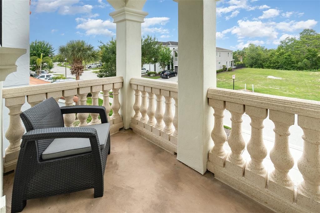 For Sale: $935,000 (5 beds, 5 baths, 3254 Square Feet)