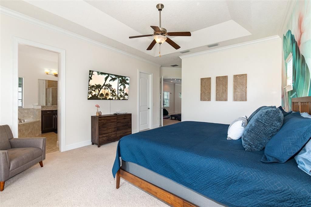For Sale: $935,000 (5 beds, 5 baths, 3254 Square Feet)