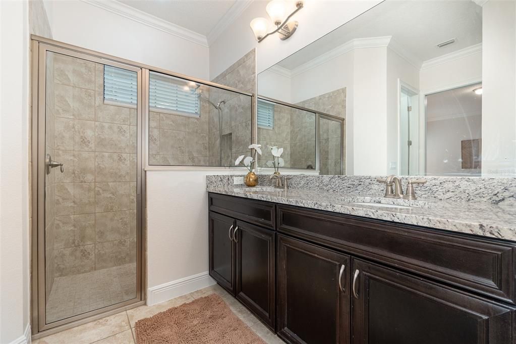 For Sale: $935,000 (5 beds, 5 baths, 3254 Square Feet)