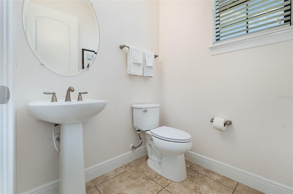 For Sale: $935,000 (5 beds, 5 baths, 3254 Square Feet)