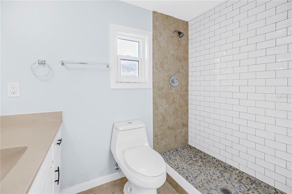 En Venta: $449,000 (3 camas, 2 baños, 1250 Pies cuadrados)