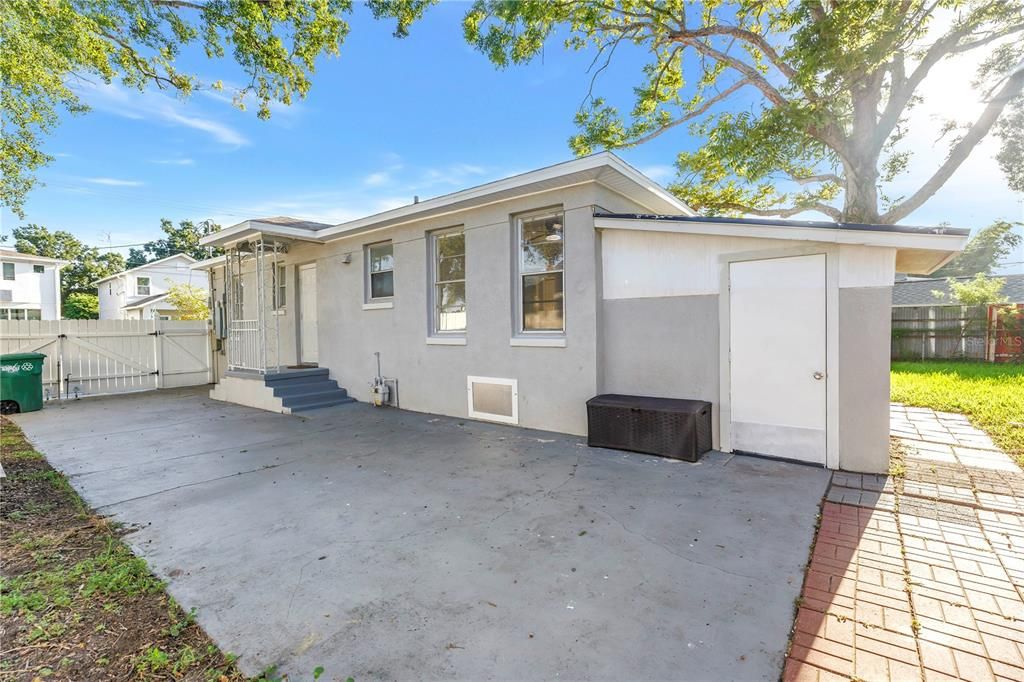 En Venta: $449,000 (3 camas, 2 baños, 1250 Pies cuadrados)