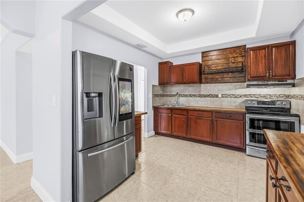 En Venta: $449,000 (3 camas, 2 baños, 1250 Pies cuadrados)