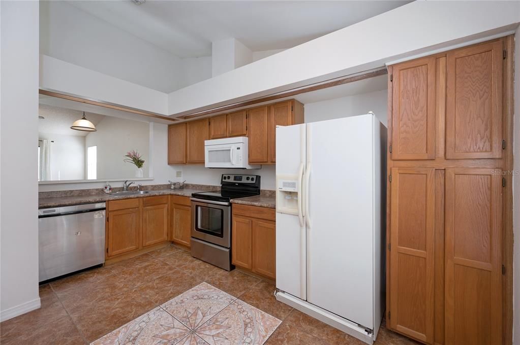 В аренду: $1,850 (2 спален, 2 ванн, 1068 Квадратных фут)