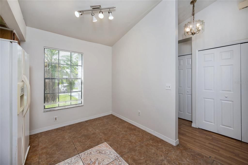 В аренду: $1,850 (2 спален, 2 ванн, 1068 Квадратных фут)