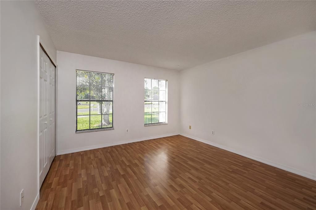 В аренду: $1,850 (2 спален, 2 ванн, 1068 Квадратных фут)