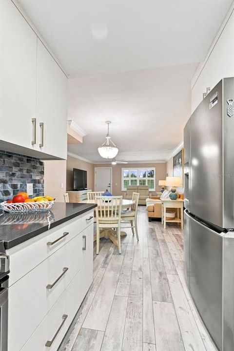 На продажу: $243,000 (2 спален, 2 ванн, 1175 Квадратных фут)