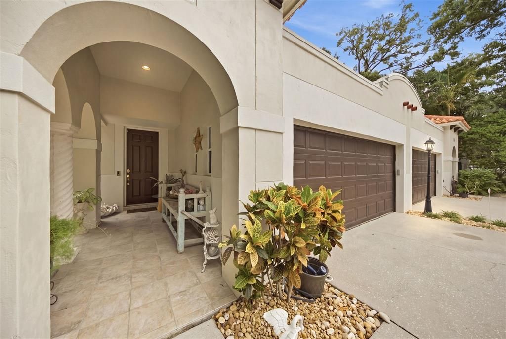 For Sale: $720,000 (3 beds, 2 baths, 2006 Square Feet)